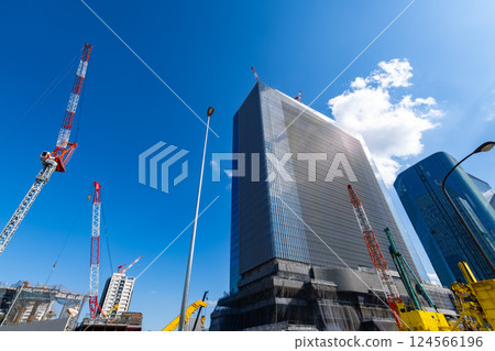 正在興建中的建築物和眾多起重機 Takanawa Gateway 2025.03 j-1 正在興建中的建築物和眾多起重機 Takanawa Gateway 2025.03 j-1 124566196