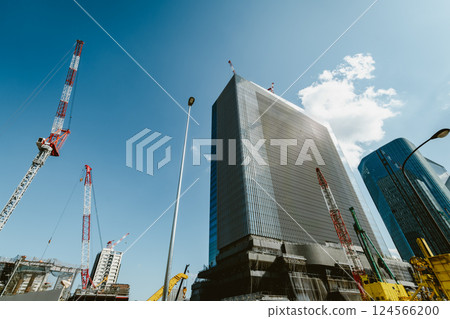 正在興建中的建築和眾多起重機 Takanawa Gateway 2025.03 j-5 電影般的 正在興建中的建築和眾多起重機 Takanawa Gateway 2025.03 j-5 電影般的 124566200