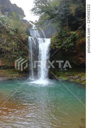 Jion Falls along the Kyudai Main Line (Hita City, Kusu Town, Oita Prefecture) 124568222