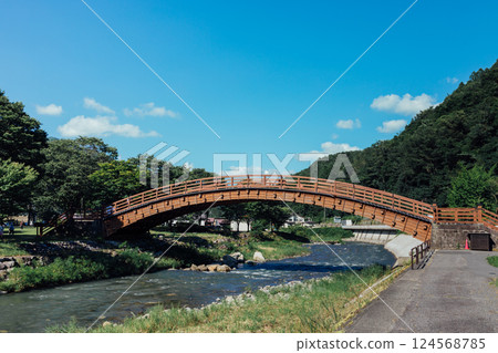 <長野> 中山道、奈良井宿、木曾橋 <長野> 中山道、奈良井宿、木曾橋 124568785