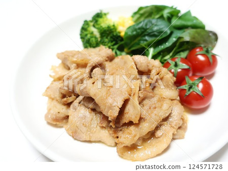 五花肉炒麵湯和蛋黃醬 五花肉炒麵湯和蛋黃醬 124571728