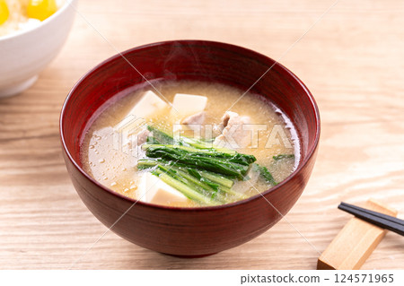 水菜豆腐味噌湯 水菜豆腐味噌湯 124571965