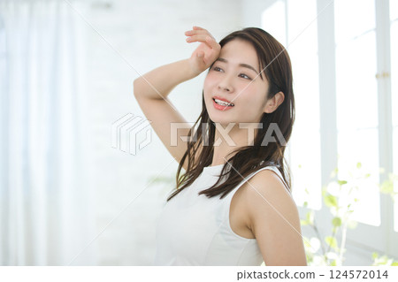 Beauty of young women 124572014