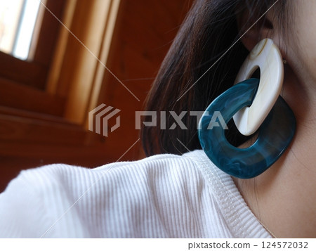 Big earrings Big earrings 124572032