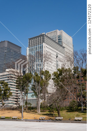 Skyscrapers seen from the Imperial Palace Plaza 124572120