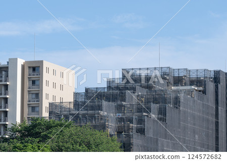 Mansion repair work 124572682