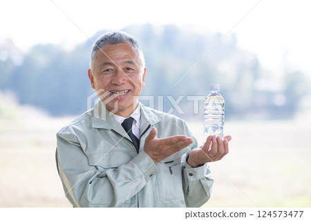 Hydration warning image 124573477