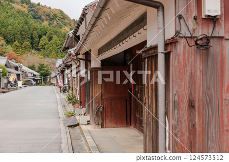 [若狹鯰街道球磨川宿] 124573512