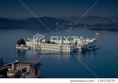 Lake Palace on Pichola lake in Udaipur city, India 124576270