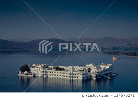 Lake Palace on Pichola lake in Udaipur city, India 124576271