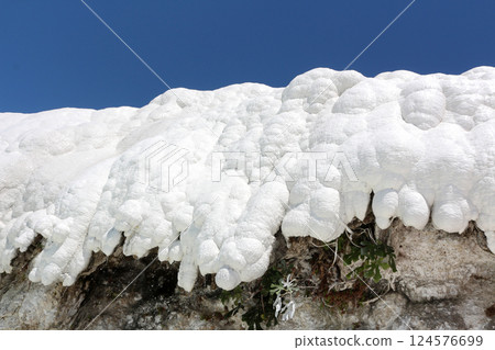 Stunning white Pamukkale Turkish place for tourism 124576699