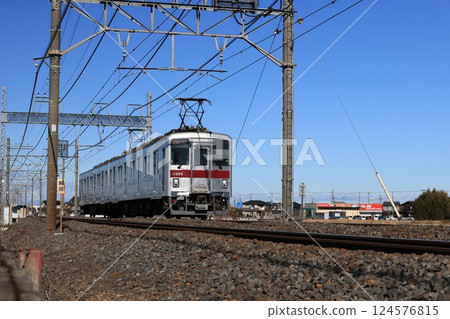 東武鐵道東武伊勢崎線的上行本地列車 124576815