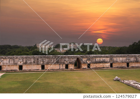 Mayan ruins of Uxmal, yucatan, mexico 124579027