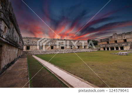 Mayan ruins of Uxmal, yucatan, mexico Mayan ruins of Uxmal, yucatan, mexico 124579041