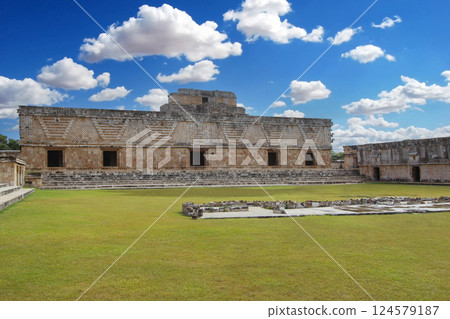 Mayan ruins of Uxmal, yucatan, mexico Mayan ruins of Uxmal, yucatan, mexico 124579187