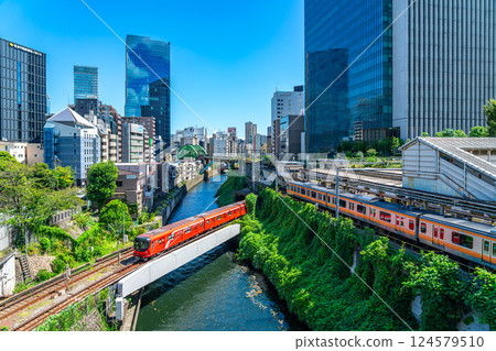 [東京]從聖橋望去的御茶水街景 124579510