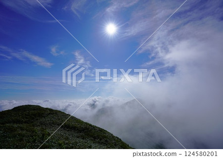 西旭山的雲海和陽光 124580201