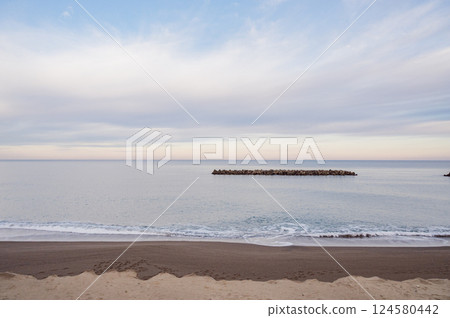 Niigata: Early morning at Unohama Beach (Joetsu City) Niigata: Early morning at Unohama Beach (Joetsu City) 124580442