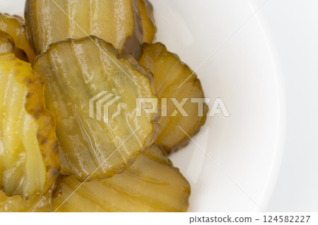 醃黃瓜片的特寫 124582227