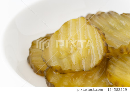 醃黃瓜片的特寫 醃黃瓜片的特寫 124582229