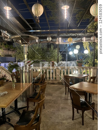 Fashionable restaurant 124583059