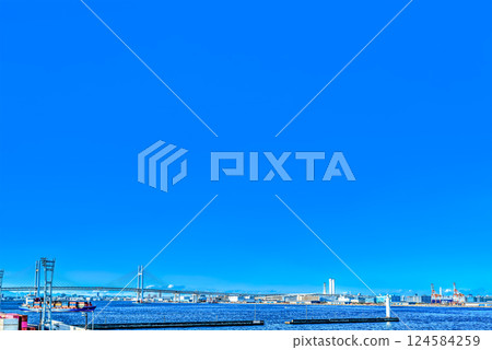 Yokohama Port Scenery: Bay Bridge 124584259