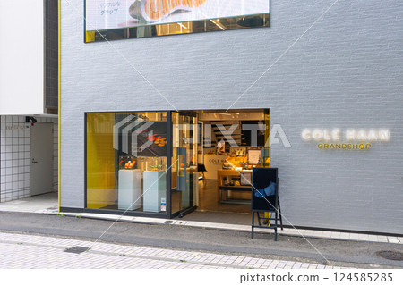 表參道 商店 正面 124585285