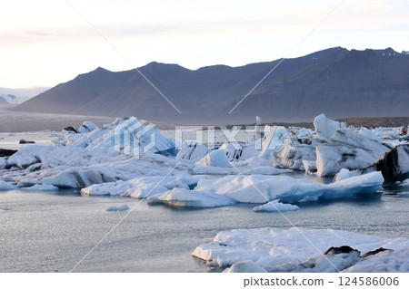 Icelandic glacier and sunset, Glacier Lagoon 124586006