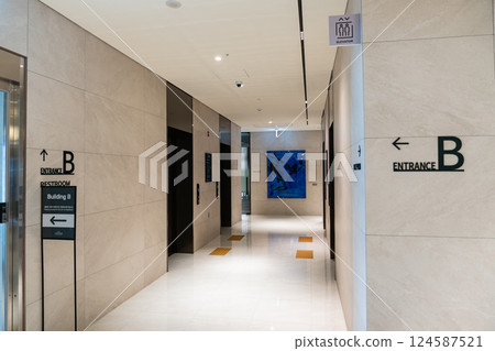 Elevator hall of Hotel The Botanic Sewoon Myeongdong, around Euljiro 3ga Station, Seoul, Korea 124587521