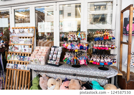 Souvenir shop near Anguk Station, blue spring sky, Seoul, Korea 124587530