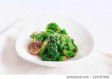 芝麻菠菜 124587606