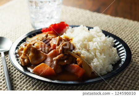 咖哩飯（豬肉咖哩） 124590010