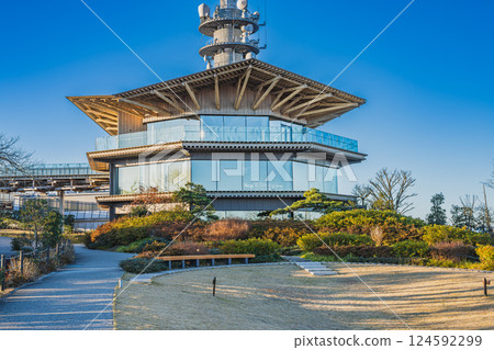 Scenery of Nihondaira Yume Terrace on a sunny winter morning in Shizuoka City (Shizuoka Prefecture) 124592299