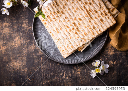 Traditional Jewish bread matzo for Passover Traditional Jewish bread matzo for Passover 124593953