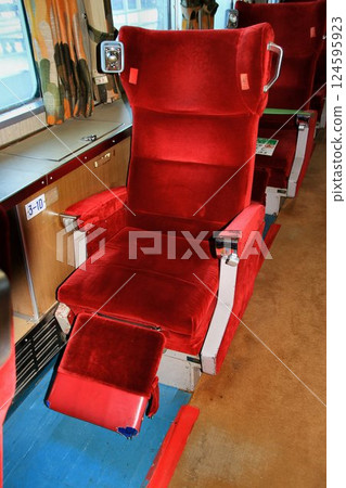 橫渡海峽，舒適地往返於青函海峽和金澤海峽之間…青函渡輪上的綠色客艙和座位 124595923