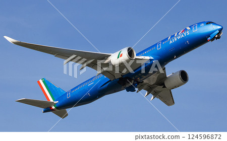ITA A350-900 takeoff climb ITA A350-900 takeoff climb 124596872