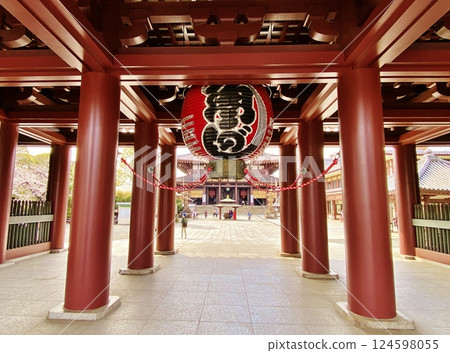 The Great Lantern of Kawasaki Daishi 124598055