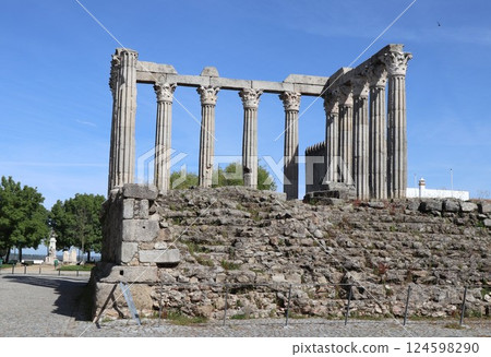 Temple of Diana in Evora, Portugal 124598290