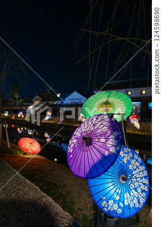 Image of the night view illumination of the tourist event in Kurashiki's Bikan Historical Quarter [Kurashiki Spring Night Lights] 124598690