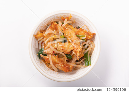 Spicy fried tofu with bean sprouts and green onions 124599106