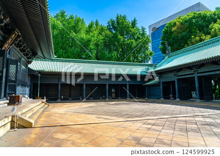 [Tokyo] Yushima Seido, blessed with abundant nature 124599925