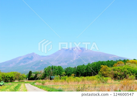 Mount Asama in May　Shinshu Mountains　Shinshu Nature 124600547