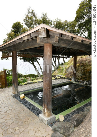 [南房總市：房總的秘湯：旅館「弁天古泉」的露天浴池（影之湯）與相模灣] 124600845