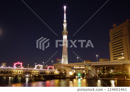 從隅田川欣賞淺草、天空樹的夜景 124601461