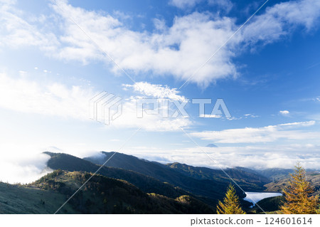 Koshu City, Yamanashi Prefecture: Daibosatsu-rei and Mt. Fuji in autumn 124601614