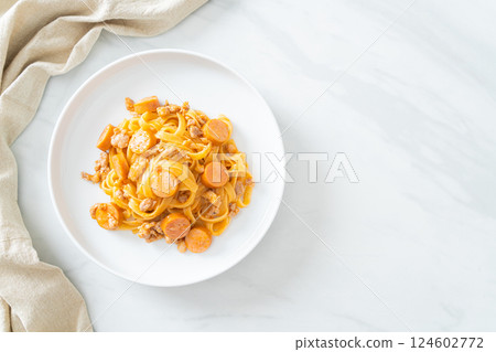 spaghetti pasta sausage and minced pork 124602772