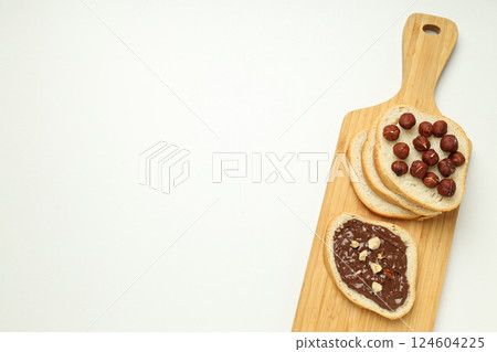 Bread with chocolate paste - tasty breakfast food 124604225