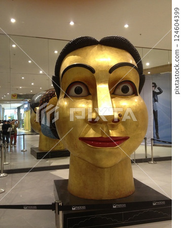 Funny face found in shopping mall in Chennai, India 124604399