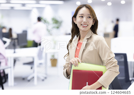 Business woman working in office 124604685