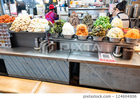 韓國首爾廣藏市場的小吃攤 124604806